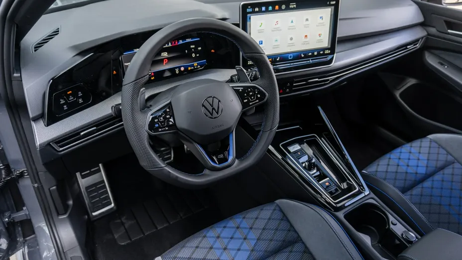 VOLKSWAGEN Golf -