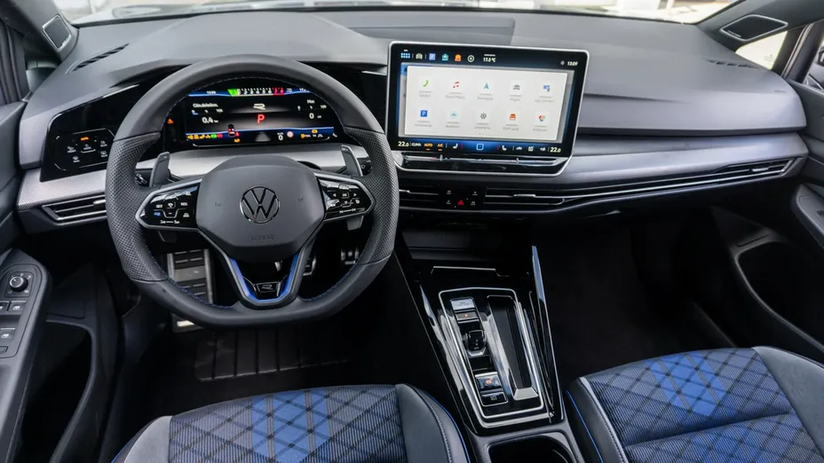 VOLKSWAGEN Golf -