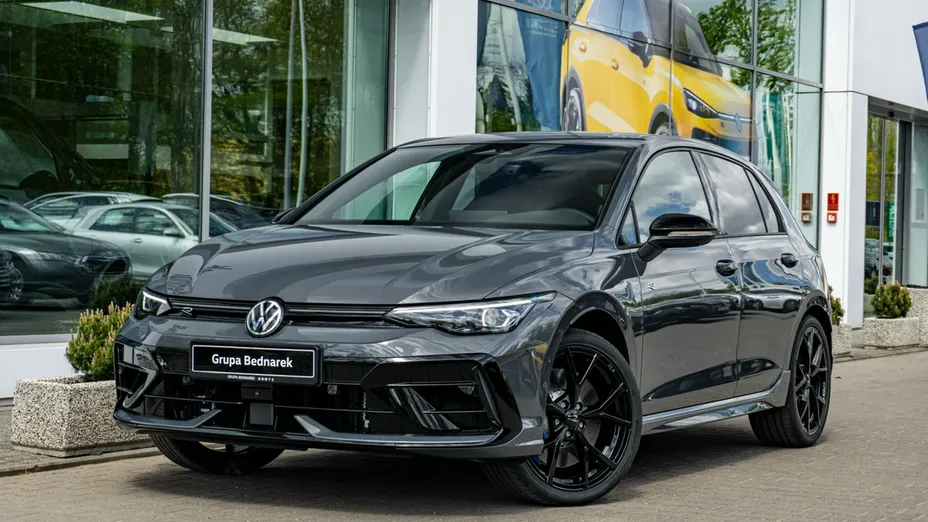 VOLKSWAGEN Golf -