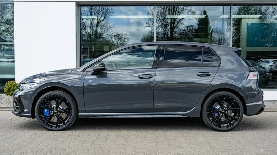 VOLKSWAGEN Golf -