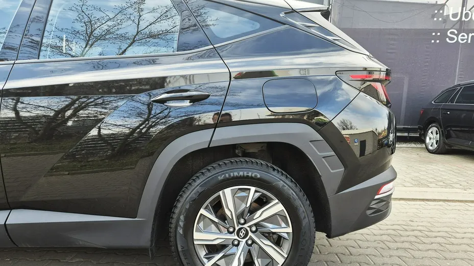 HYUNDAI Tucson -