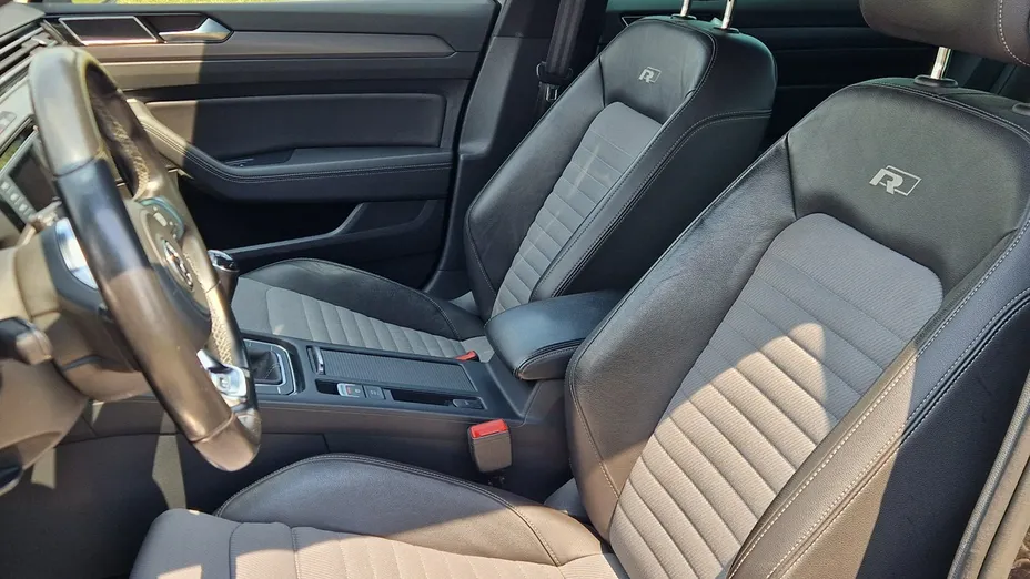 VOLKSWAGEN Passat -