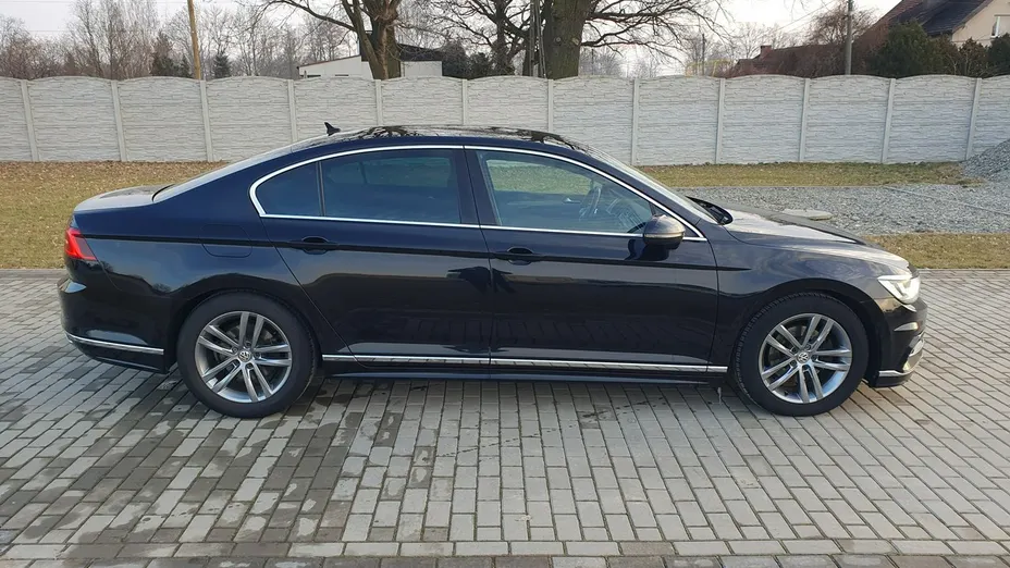 VOLKSWAGEN Passat -