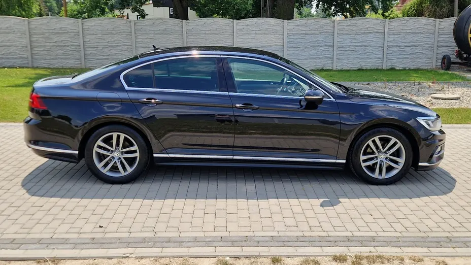 VOLKSWAGEN Passat -