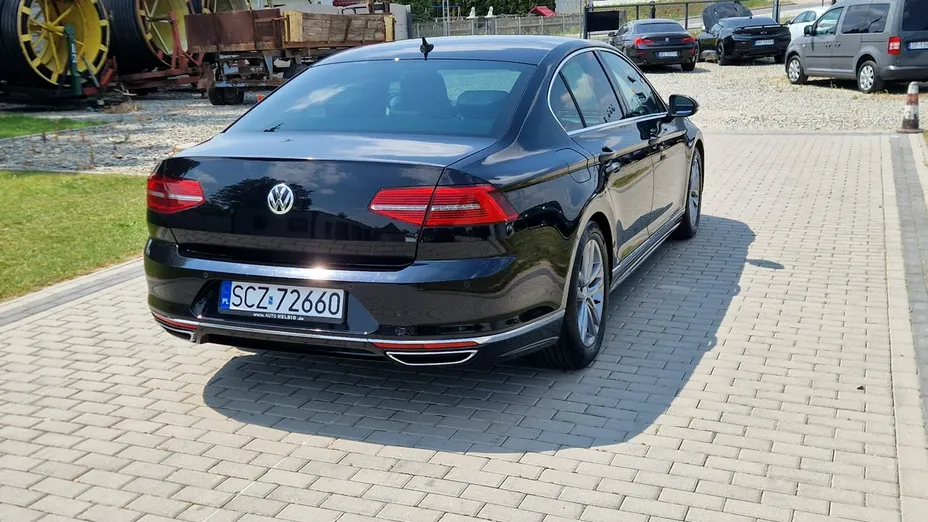 VOLKSWAGEN Passat -