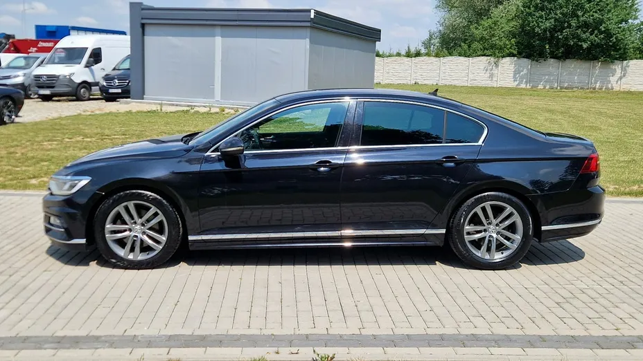 VOLKSWAGEN Passat -