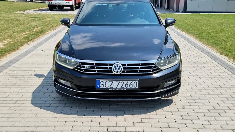 VOLKSWAGEN Passat -