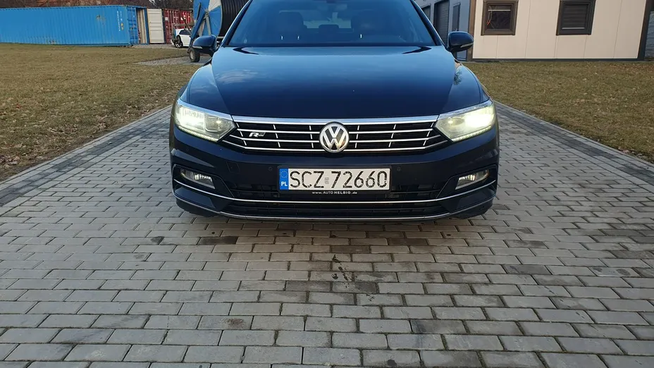 VOLKSWAGEN Passat -