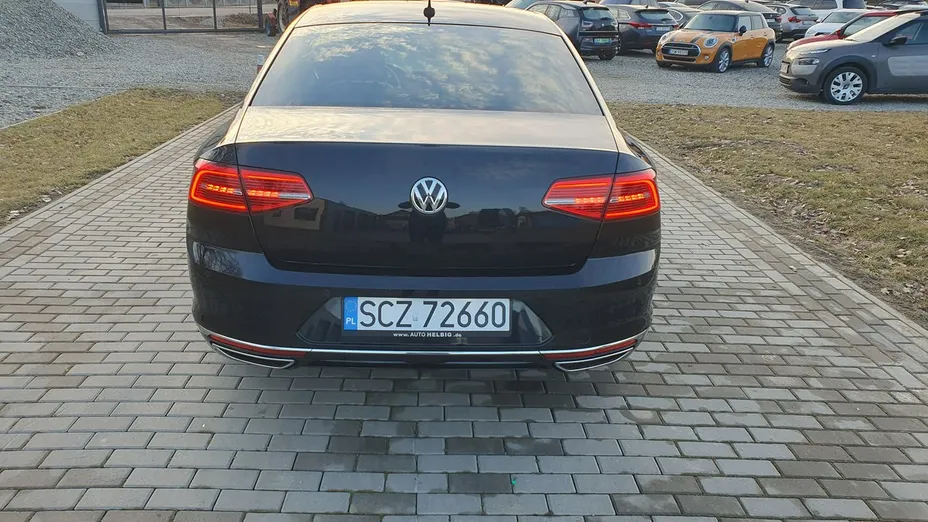 VOLKSWAGEN Passat -