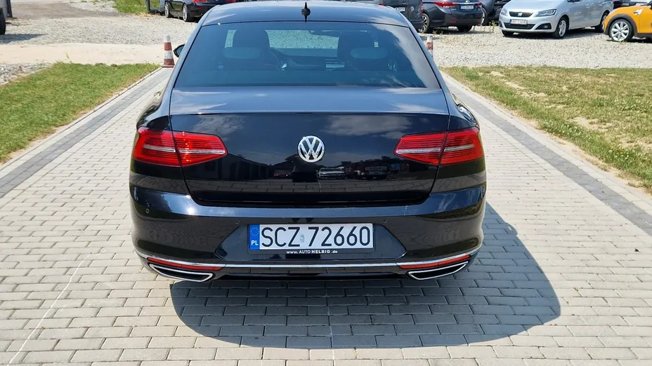 VOLKSWAGEN Passat -