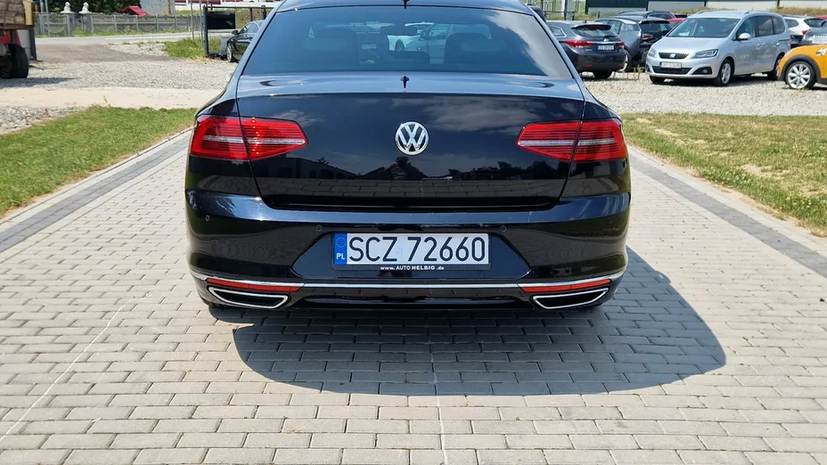 VOLKSWAGEN Passat -