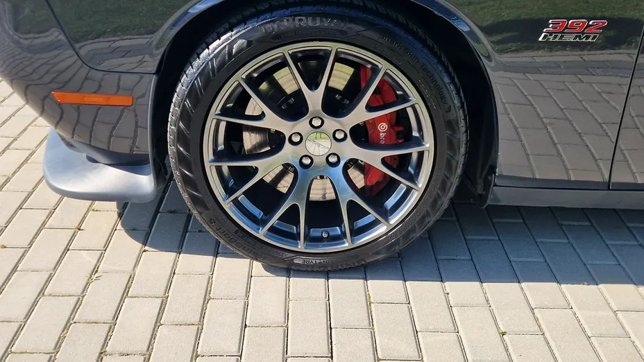 DODGE Challenger -