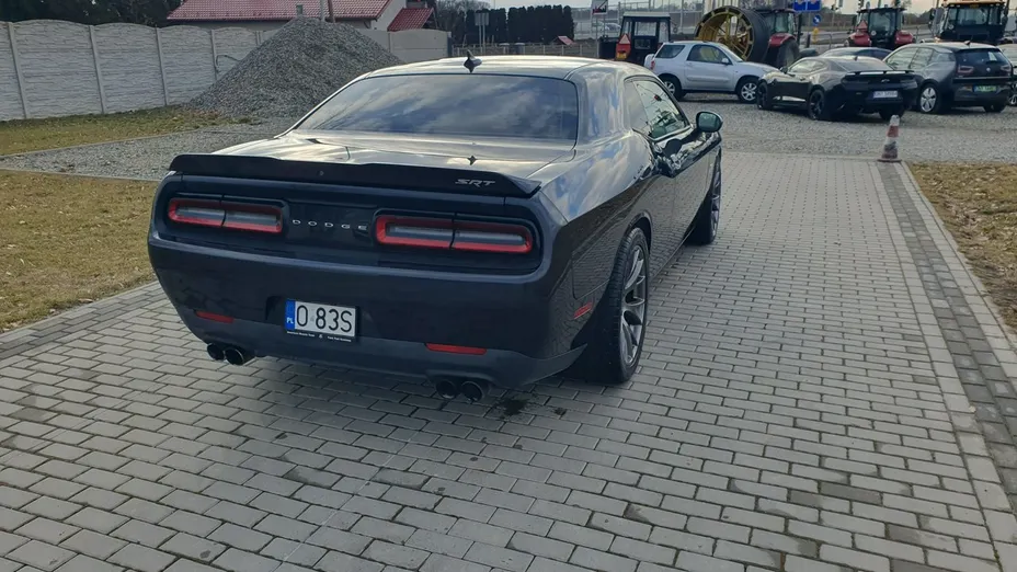 DODGE Challenger -