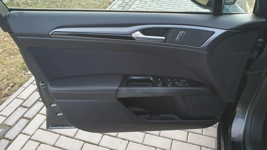 FORD Fusion -