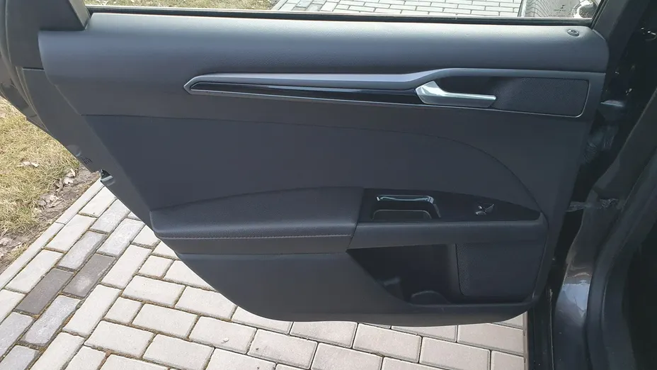 FORD Fusion -