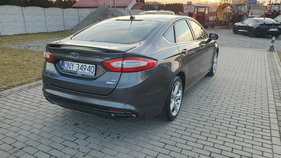 FORD Fusion -