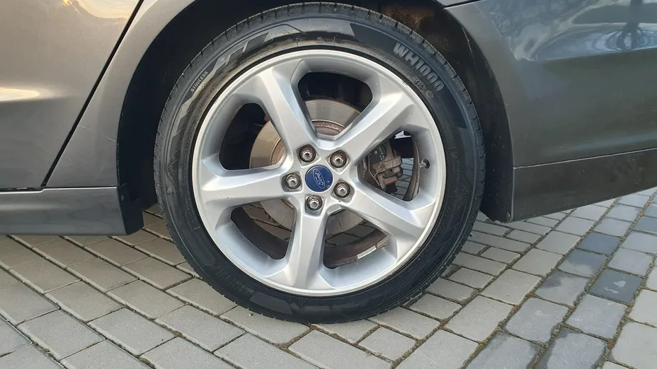 FORD Fusion -