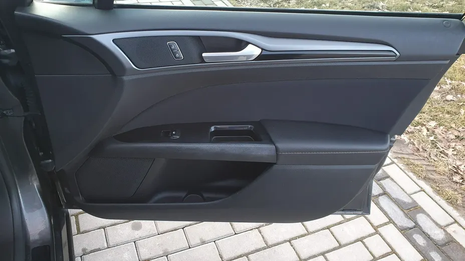 FORD Fusion -