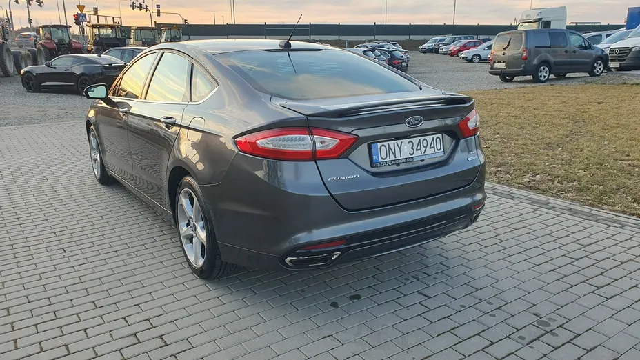 FORD Fusion -