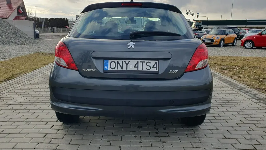 PEUGEOT 207 -