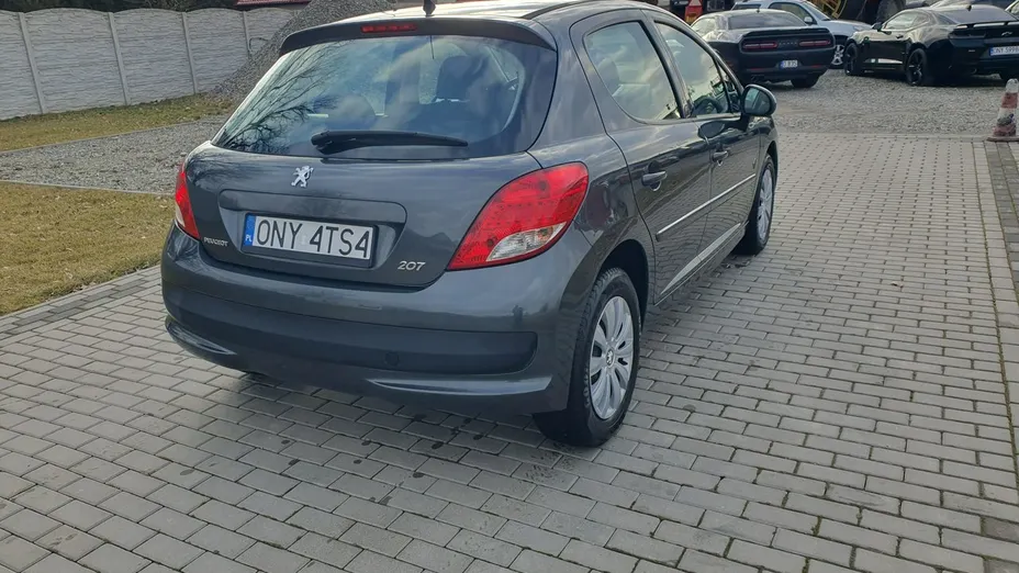 PEUGEOT 207 -