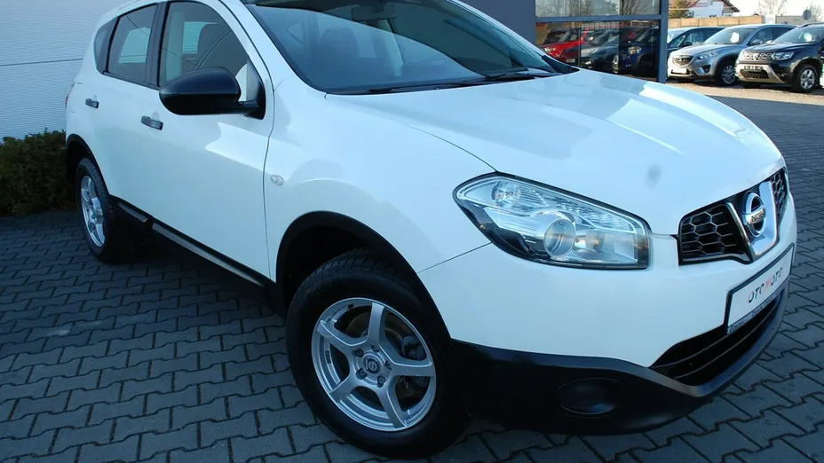 NISSAN Qashqai -