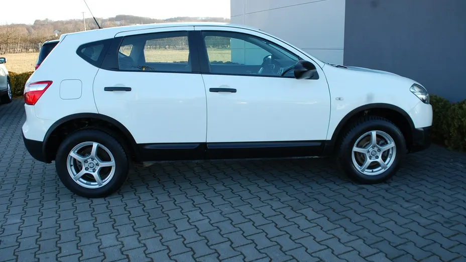 NISSAN Qashqai -