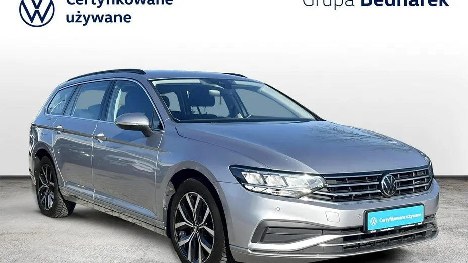 VOLKSWAGEN Passat -