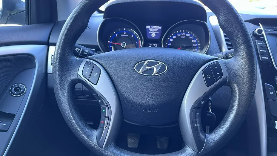 HYUNDAI i30 -