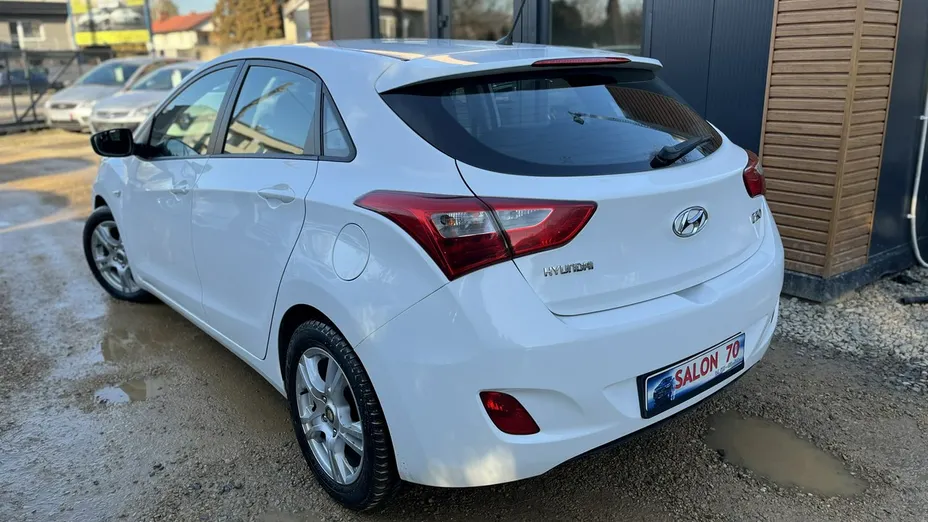HYUNDAI i30 -