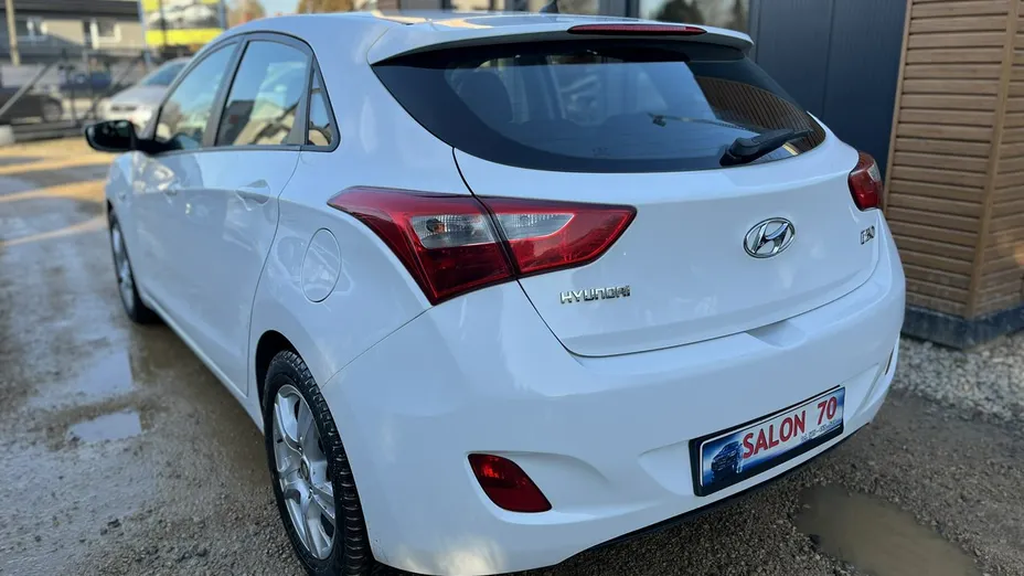 HYUNDAI i30 -