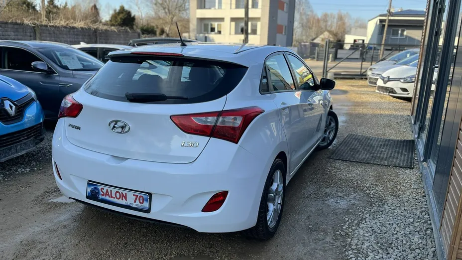 HYUNDAI i30 -