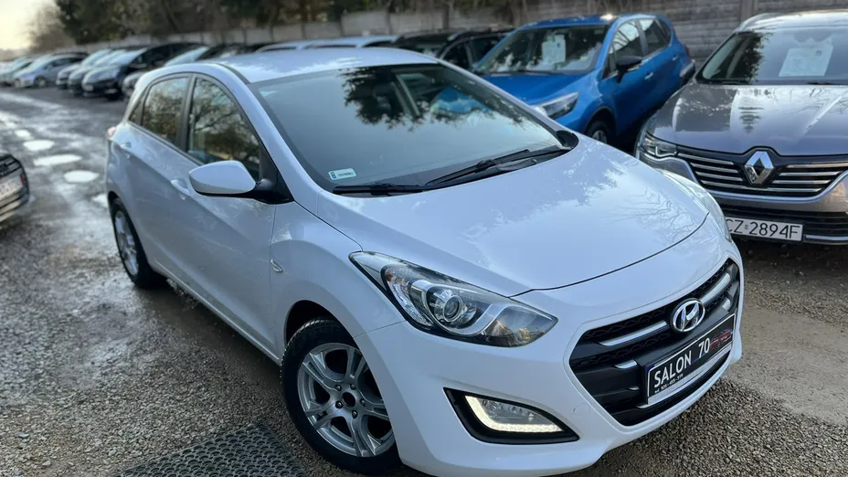 HYUNDAI i30 -
