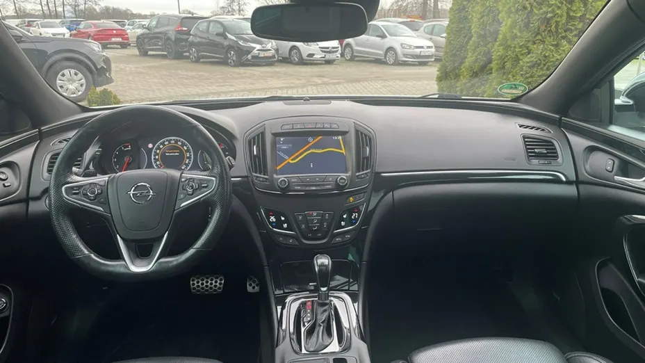 OPEL Insignia -