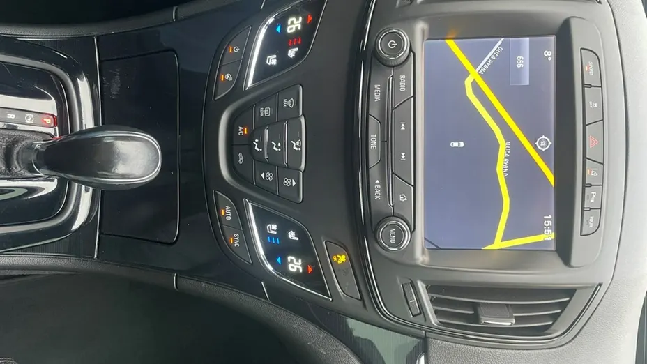 OPEL Insignia -