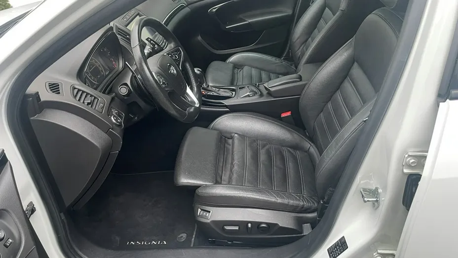OPEL Insignia -