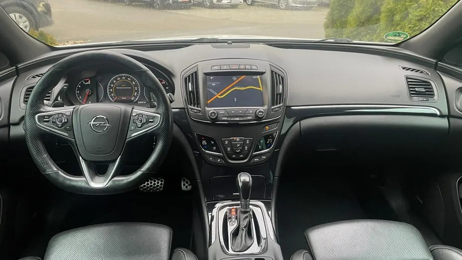 OPEL Insignia -