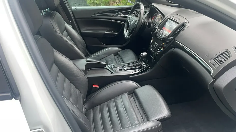 OPEL Insignia -