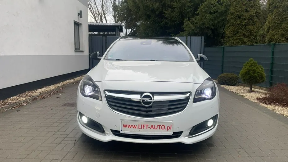 OPEL Insignia -
