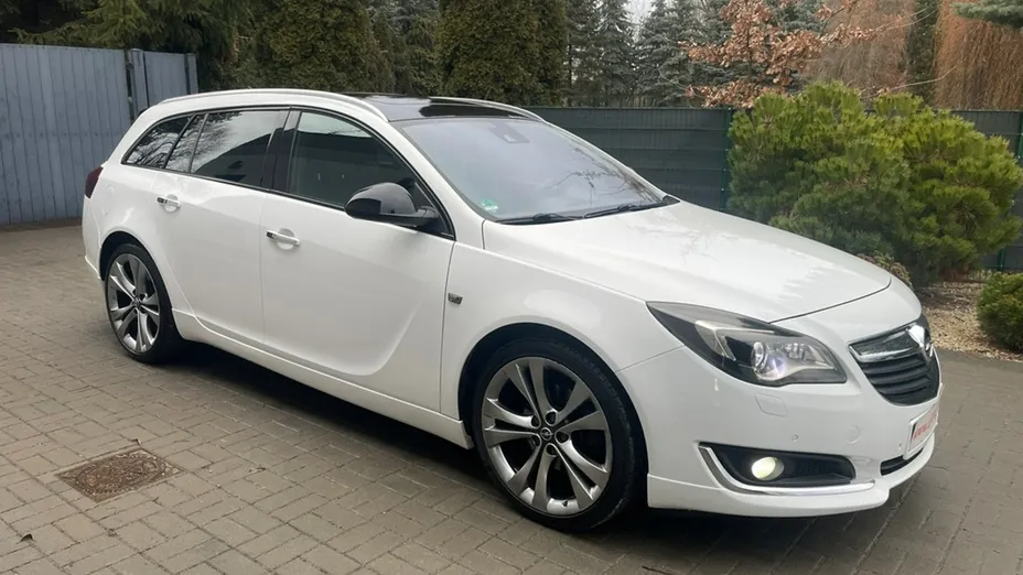 OPEL Insignia -