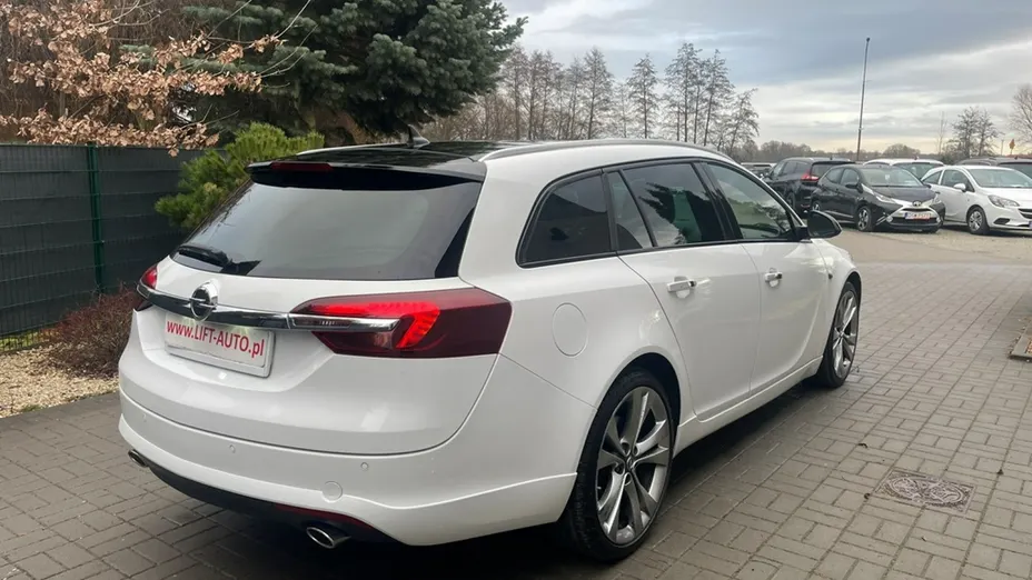 OPEL Insignia -