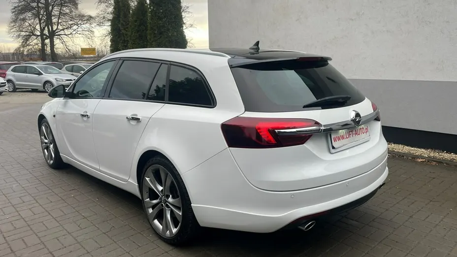 OPEL Insignia -