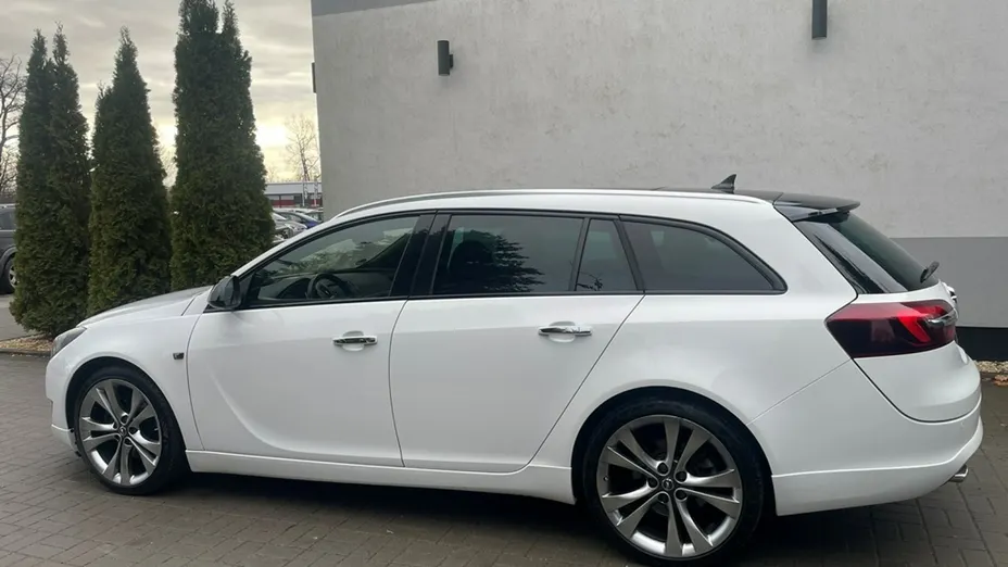 OPEL Insignia -