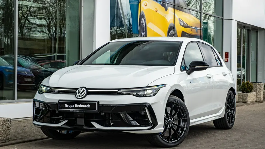 VOLKSWAGEN Golf -