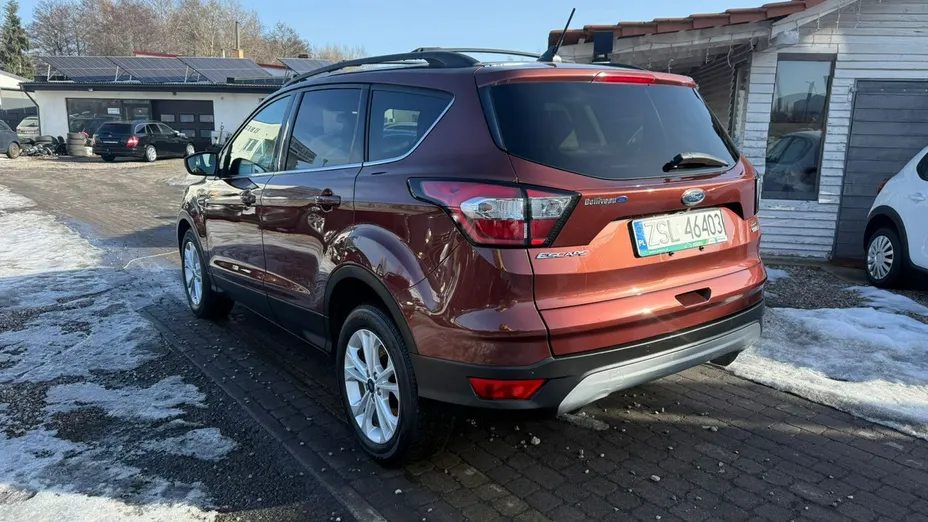 FORD Escape -