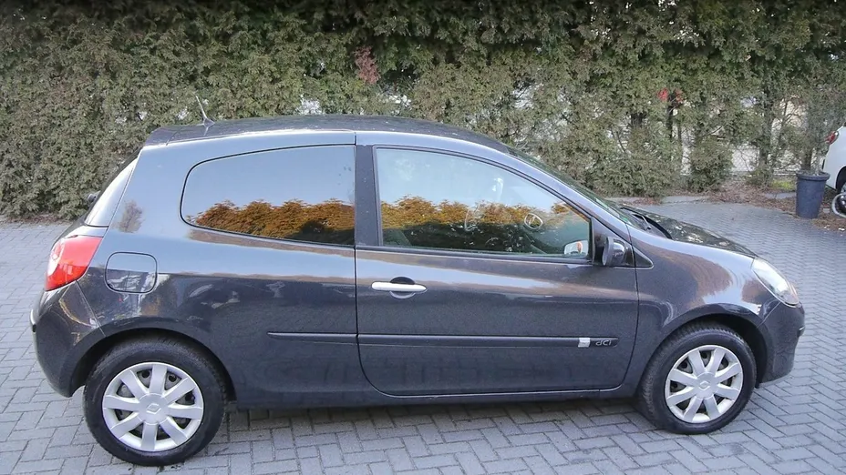 RENAULT Clio -