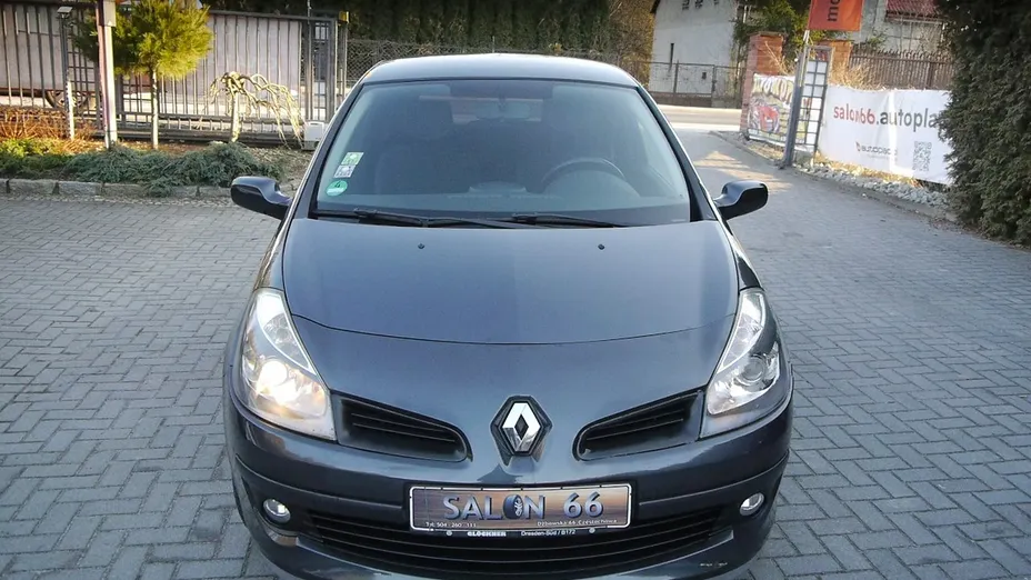 RENAULT Clio -