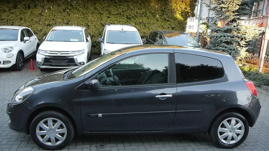RENAULT Clio -