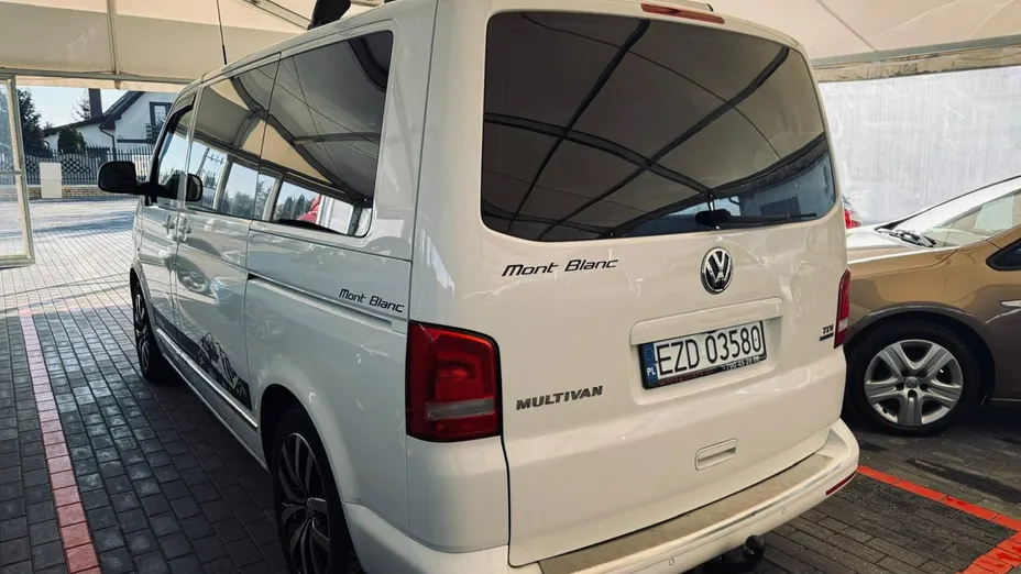 VOLKSWAGEN Multivan -