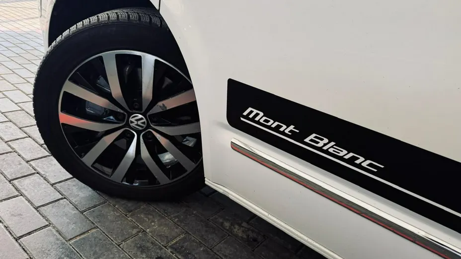 VOLKSWAGEN Multivan -